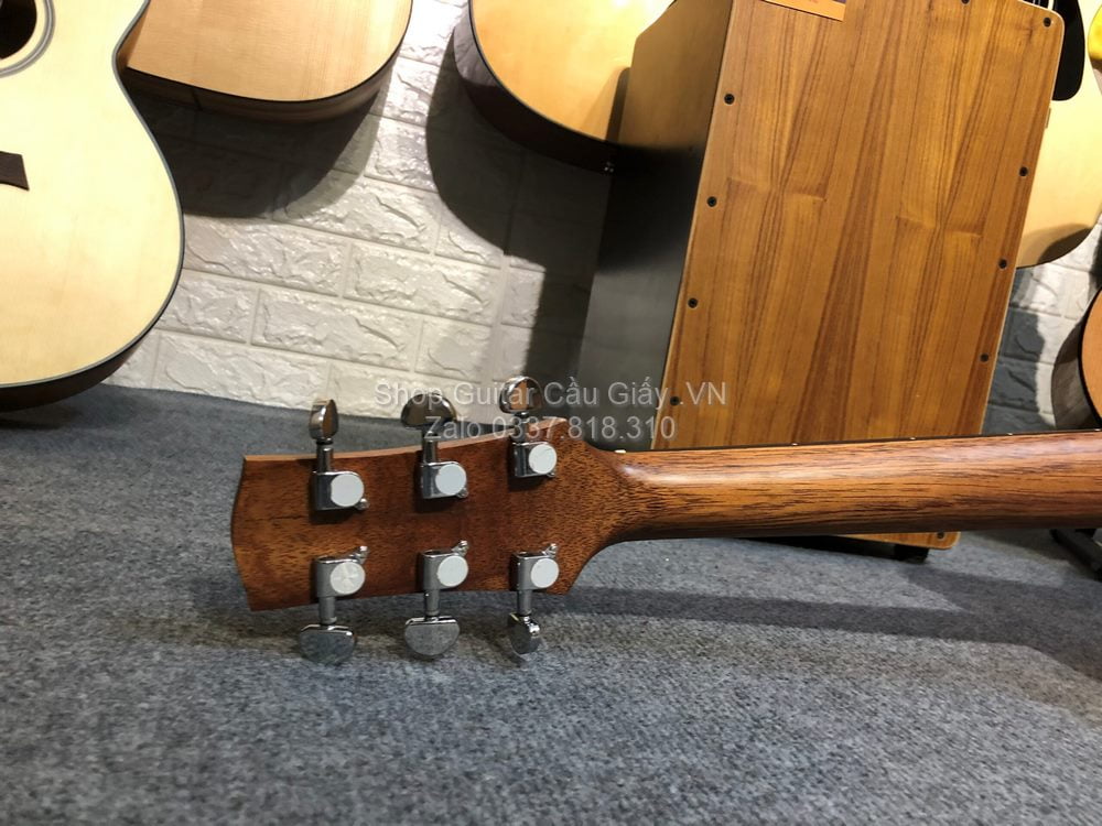 02 07 Thuan Guitar AT 01C wm