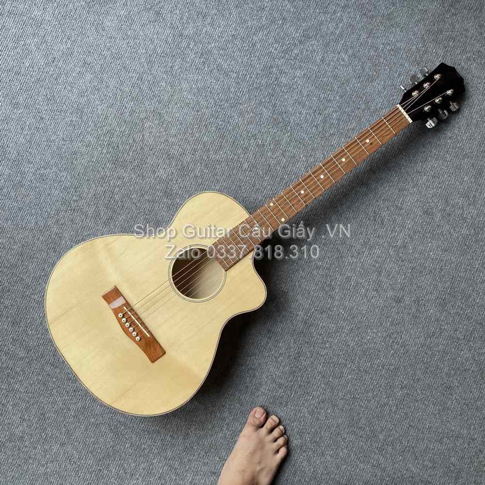 03 01 Dan Guitar Mini Tia Chop Viet DAM100 V wm