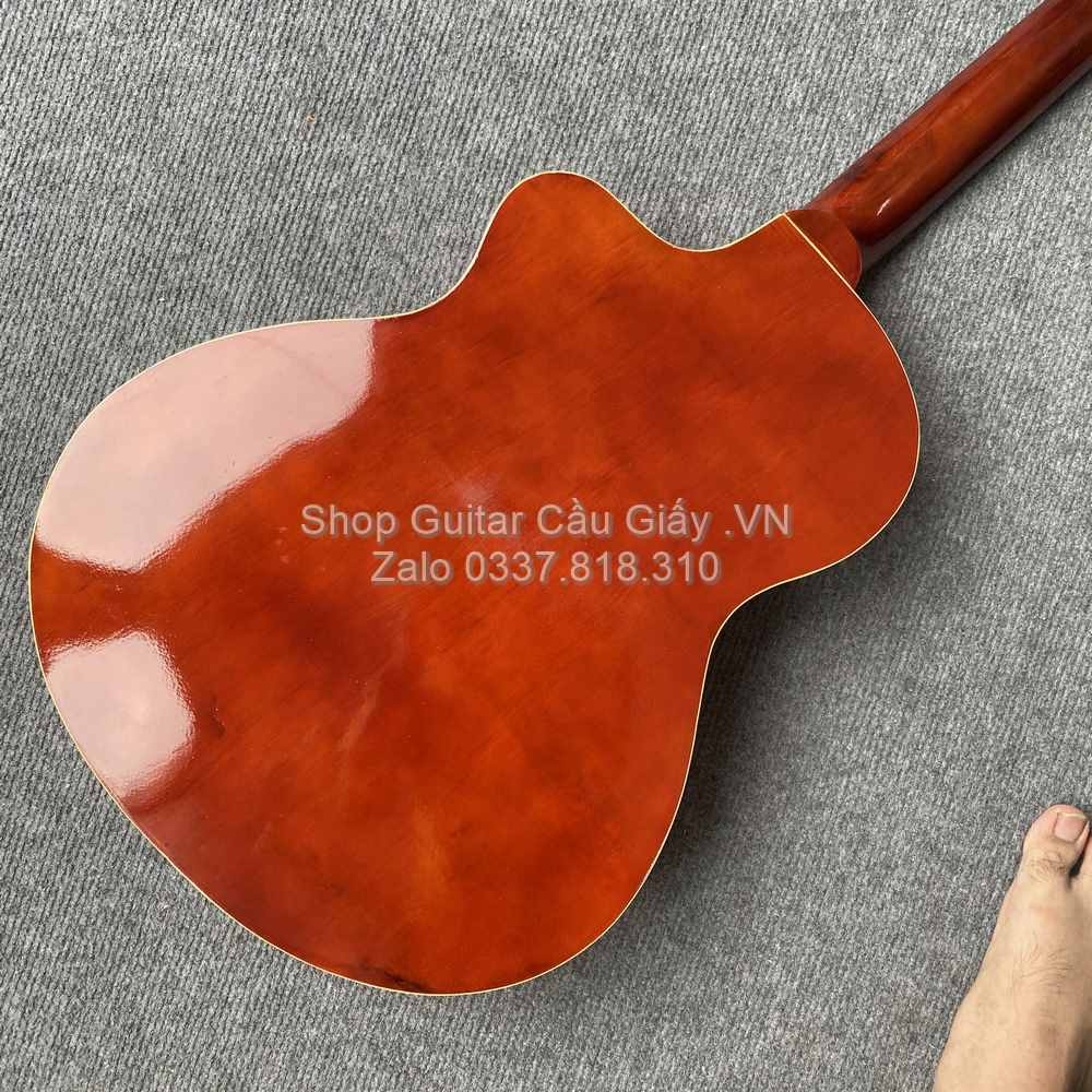 03 05 Dan Guitar Mini Tia Chop Viet DAM100 V wm