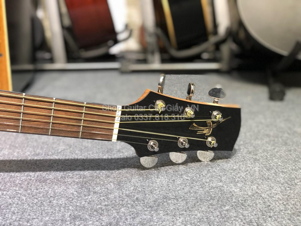 05 05 Thuan Guitar DT 03 wm