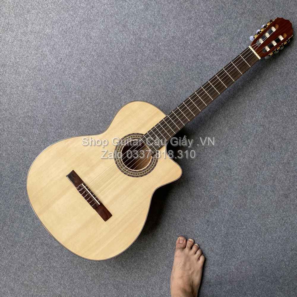 06 02 Dan Guitar Classic Tia Chop Viet C250J V wm