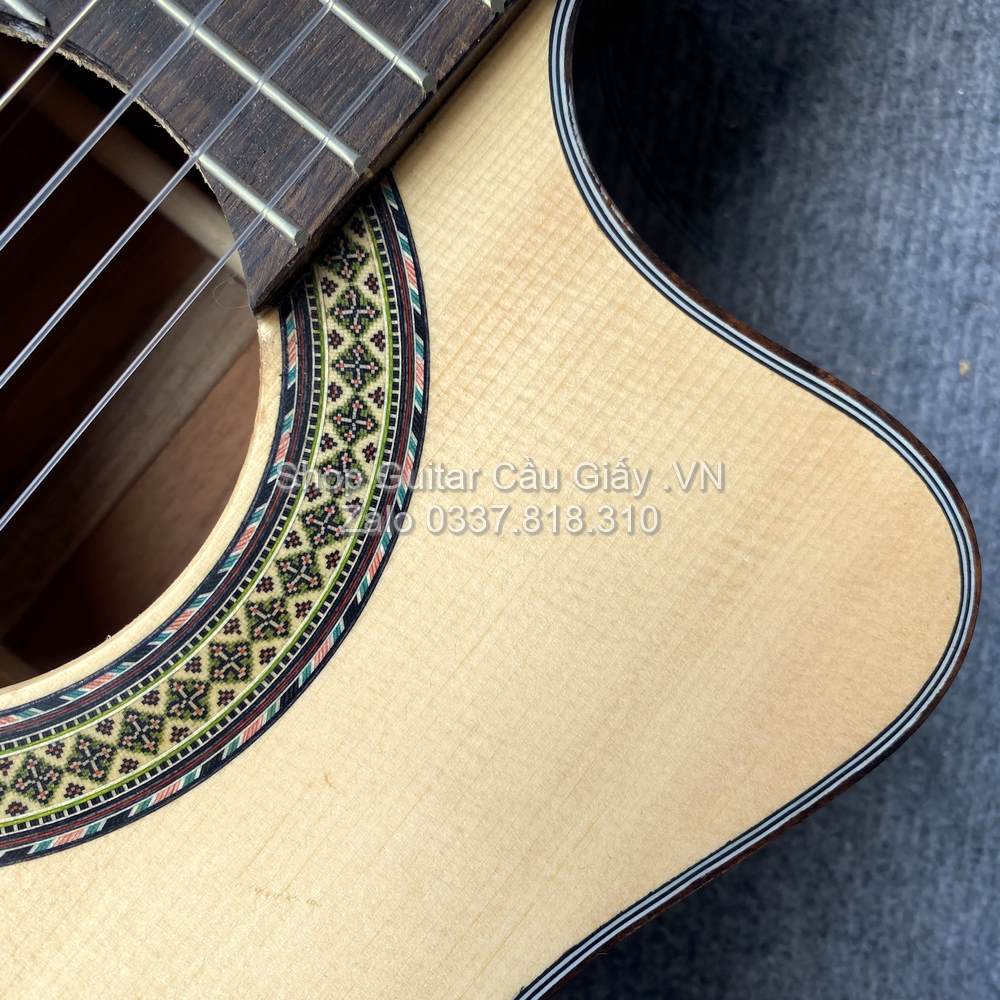 06 04 Dan Guitar Classic Tia Chop Viet C250J V wm