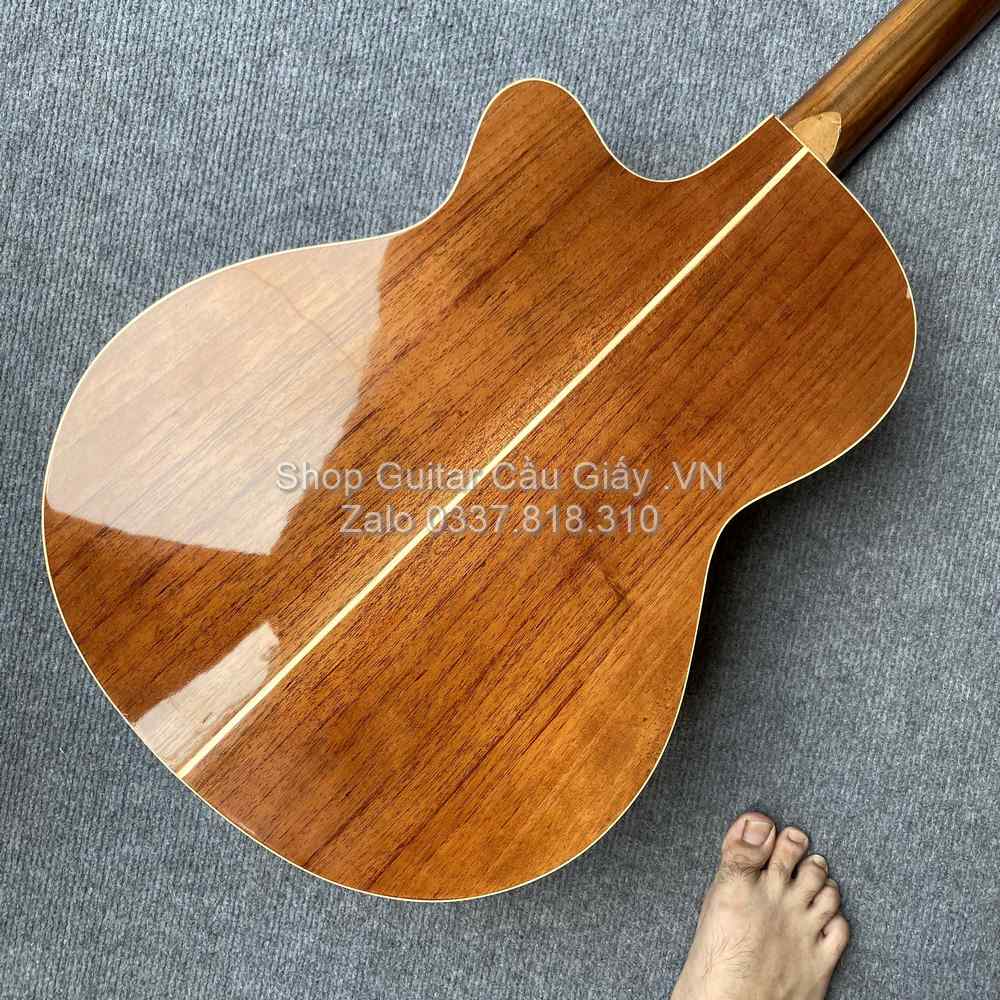 07 09 Dan Guitar Acoustic Tia Chop Viet J150 V wm