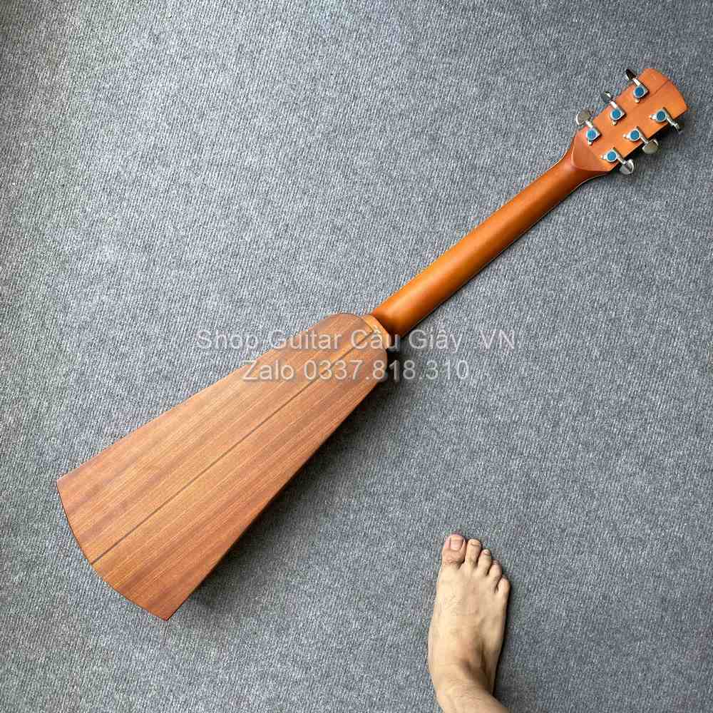 10 08 Dan Guitar Du Lich Tia Chop Viet J250 VM wm