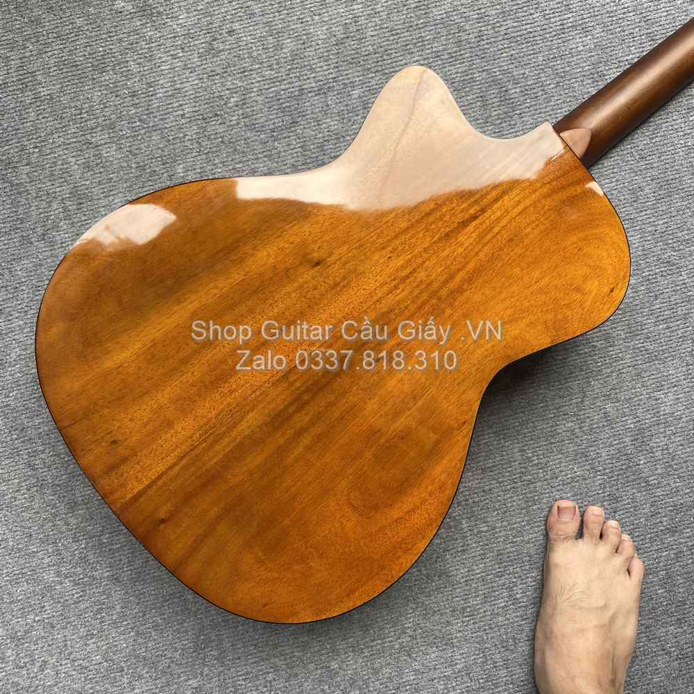 13 09 Dan Guitar Acoustic Tia Chop Viet J250 V wm