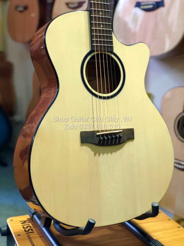 17 02 Thuan Guitar AT 02C 2020 wm