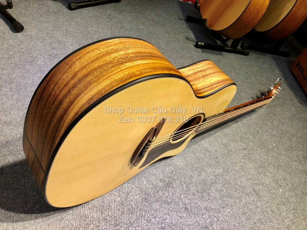 22 05 Thuan Guitar AT 03c Custom wm