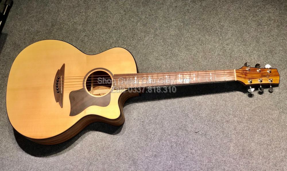 22 10 Thuan Guitar AT 03c Custom wm