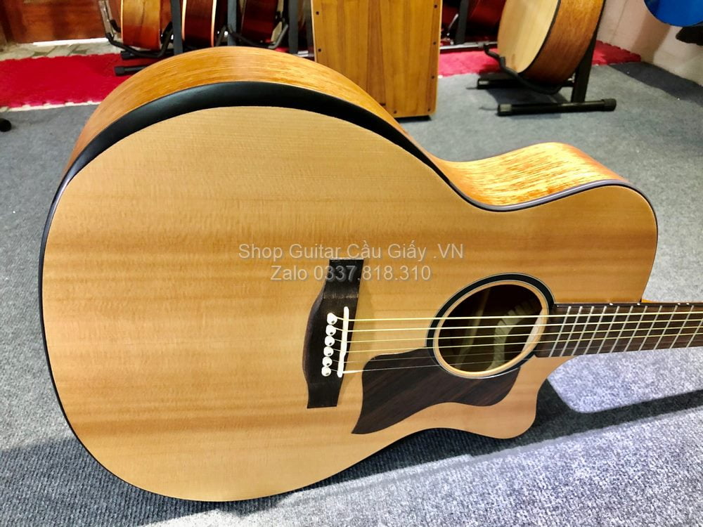 24 02 Thuan Guitar AT 02CX wm