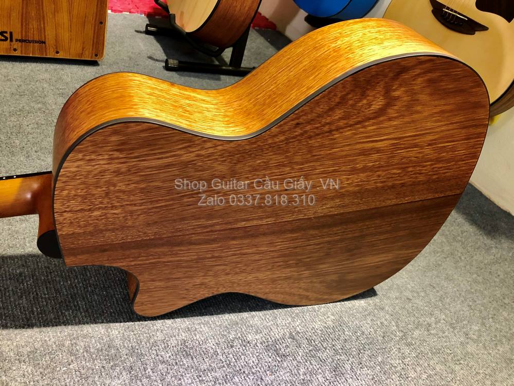 24 09 Thuan Guitar AT 02CX wm