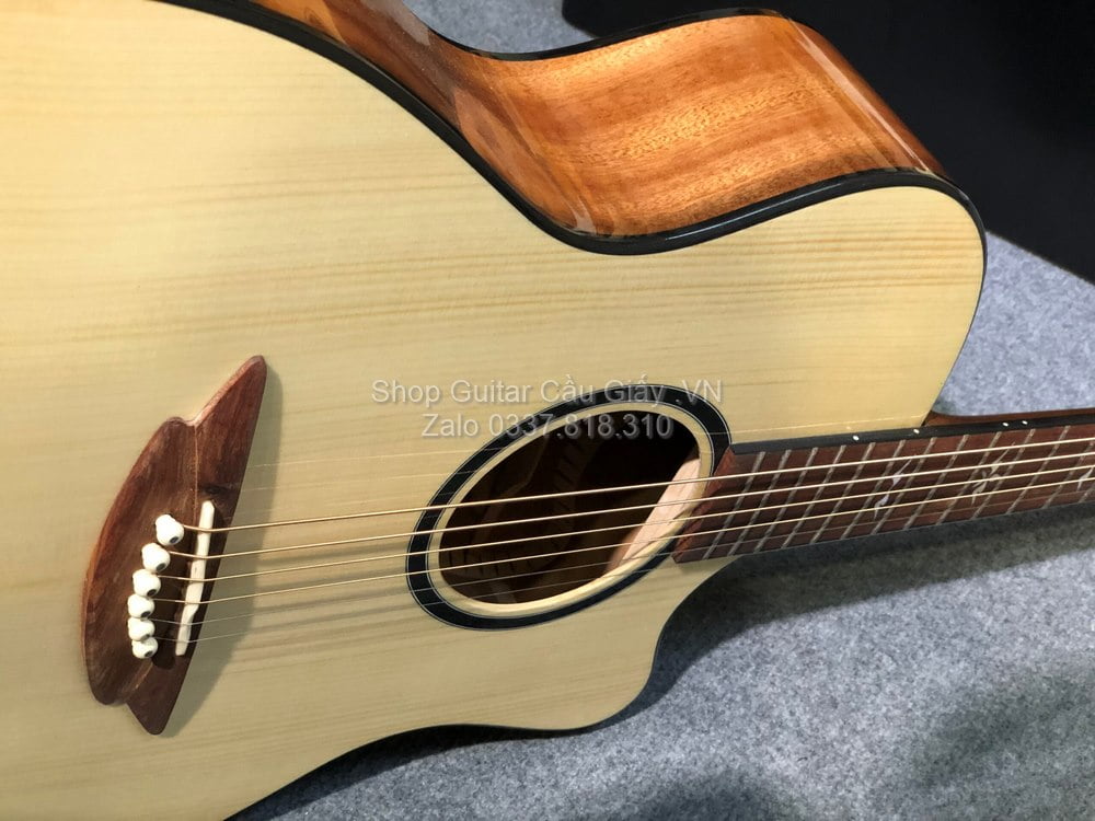 30 04 Thuan Guitar AT 02C Custom 2021 wm