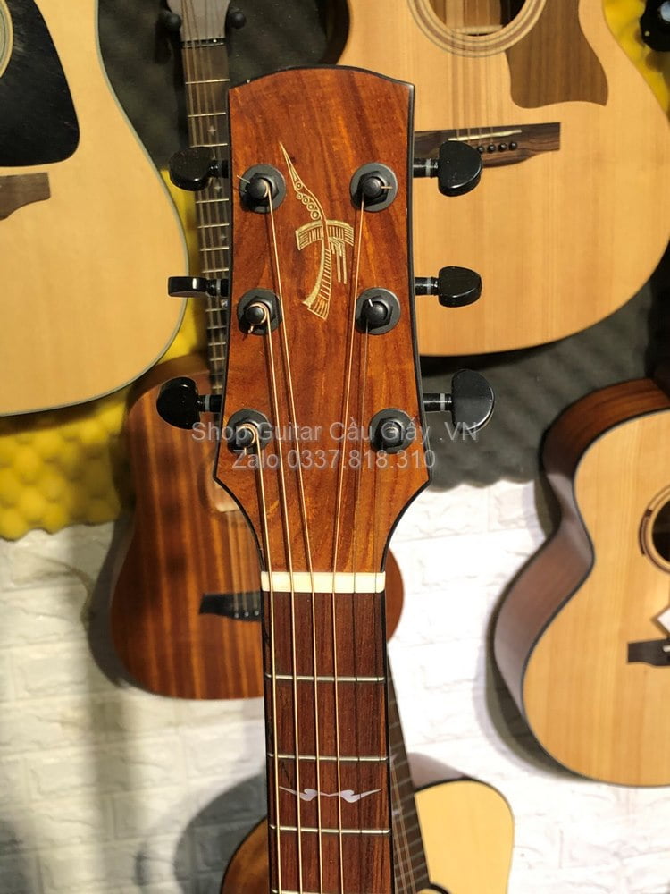 30 07 Thuan Guitar AT 02C Custom 2021 wm