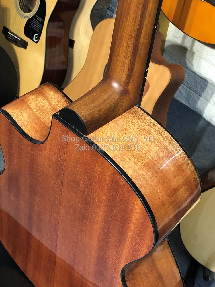30 09 Thuan Guitar AT 02C Custom 2021 wm