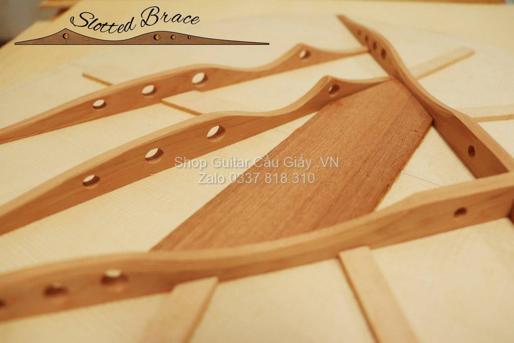 30 11 Thuan Guitar AT 02C Custom 2021 wm