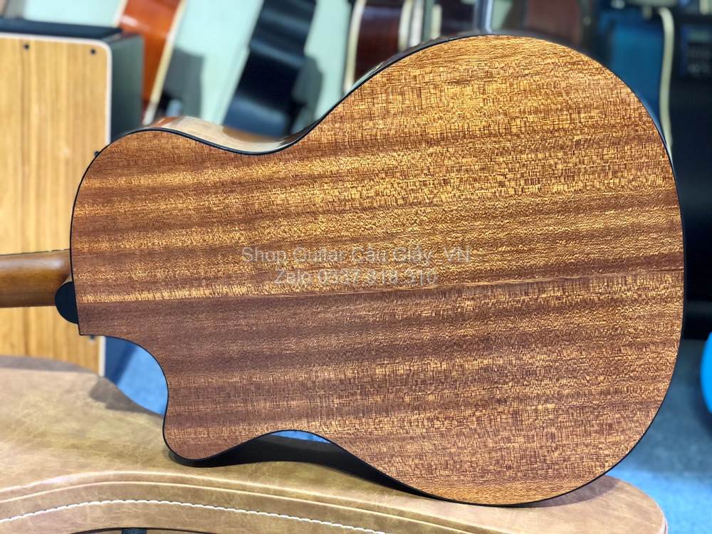 31 07 Thuan Guitar AT 02C Custom 2021 Dang Lakewood wm