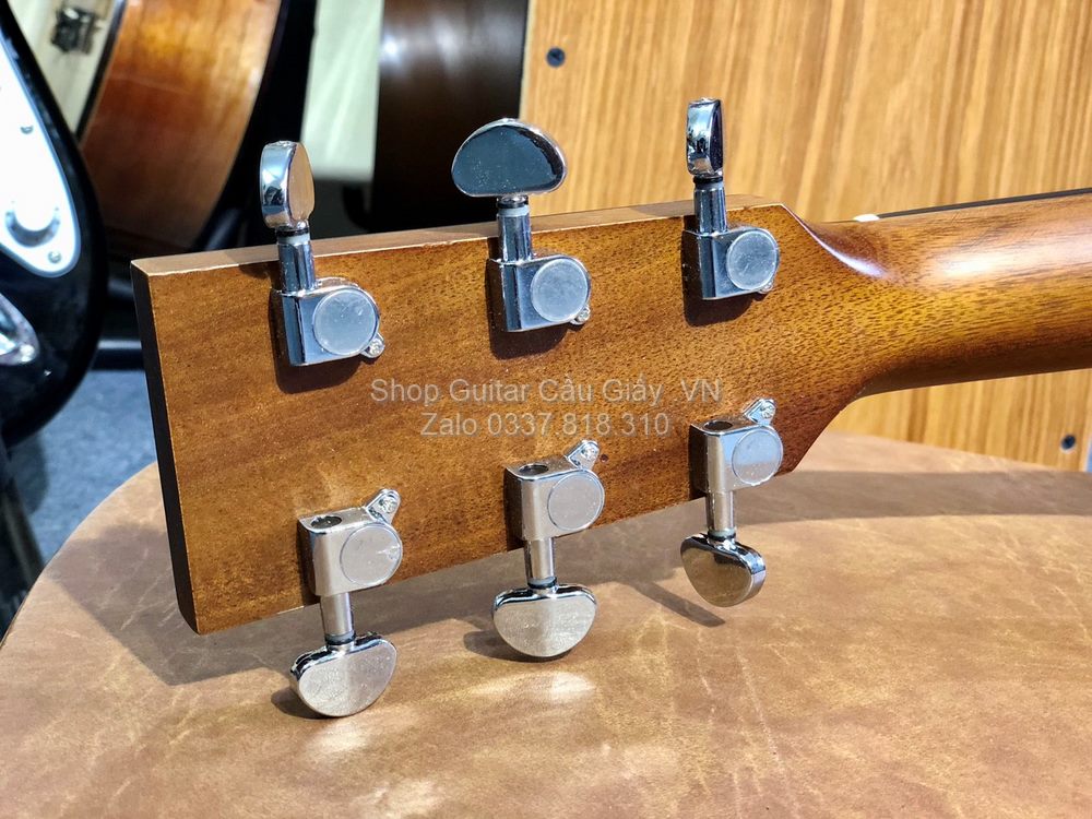 31 10 Thuan Guitar AT 02C Custom 2021 Dang Lakewood wm