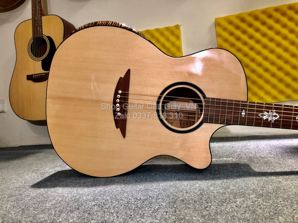 33 02 Thuan Guitar AT 02CX Custom 2020 wm