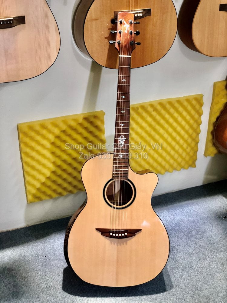 33 08 Thuan Guitar AT 02CX Custom 2020 wm