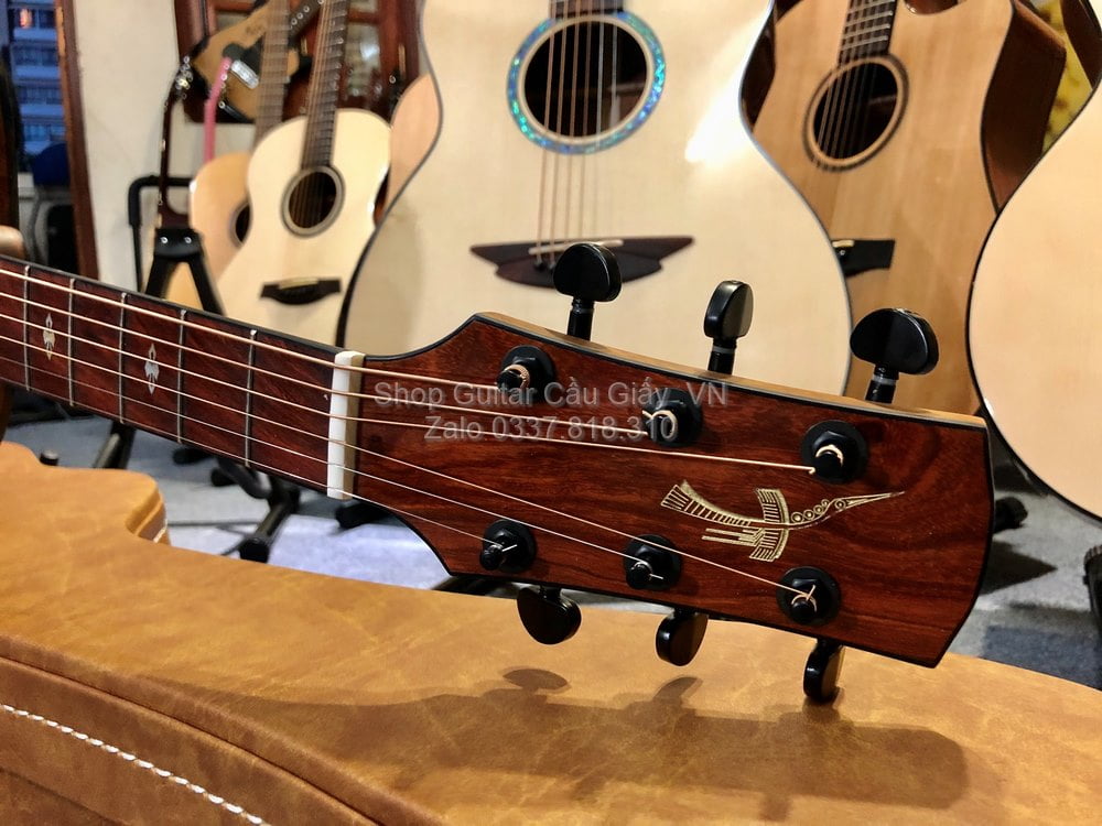 34 02 Thuan Guitar AT02X Custom wm