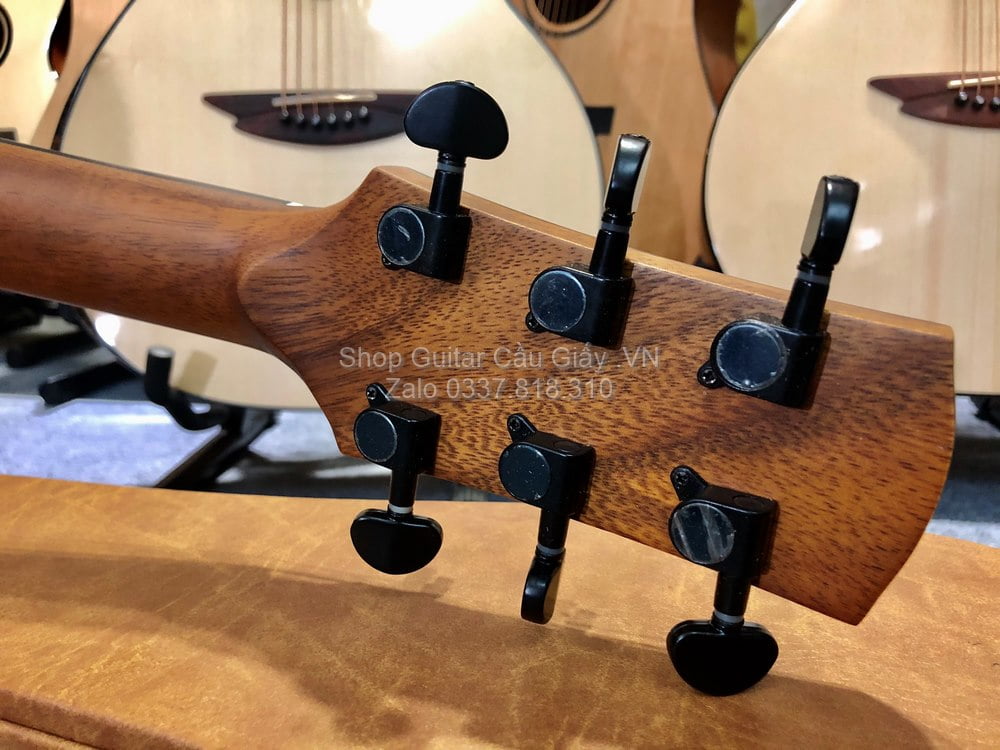 34 07 Thuan Guitar AT02X Custom wm