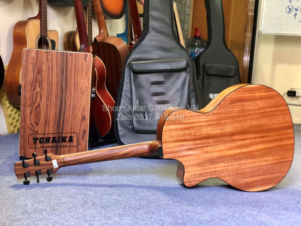 35 06 Thuan Guitar AT 04CX Custom wm