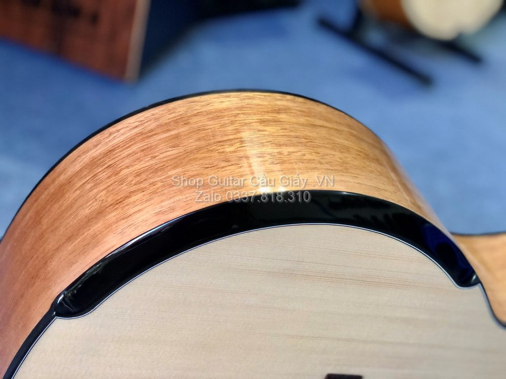 35 09 Thuan Guitar AT 04CX Custom wm