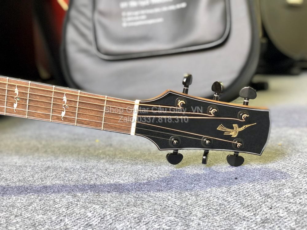 35 11 Thuan Guitar AT 04CX Custom wm