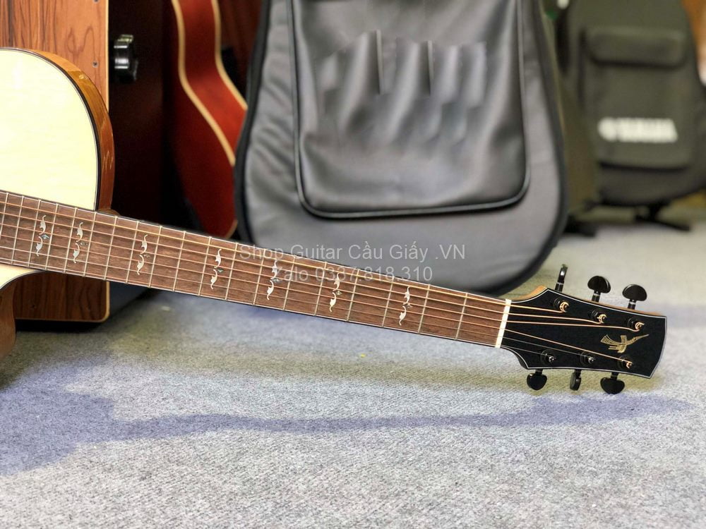 36 05 Thuan Guitar AT 04CX Custom 2021 wm