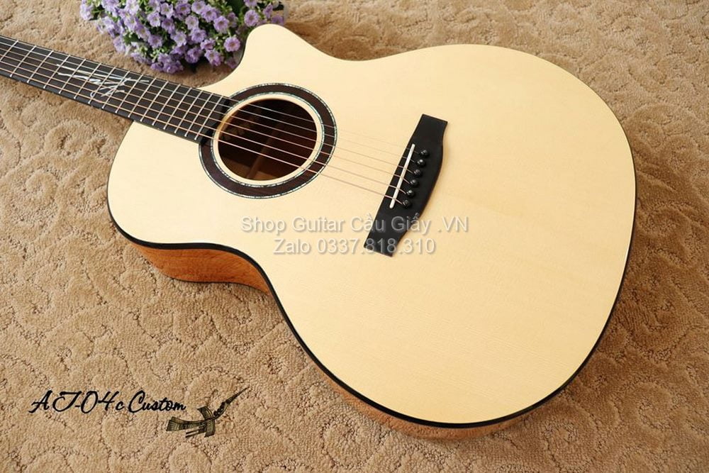 38 02 Thuan Guitar AT 04C 2020 Custom II wm