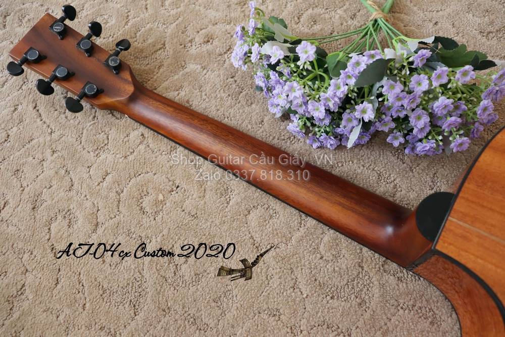 42 08 Thuan Guitar AT 04CX 2020 Custom wm