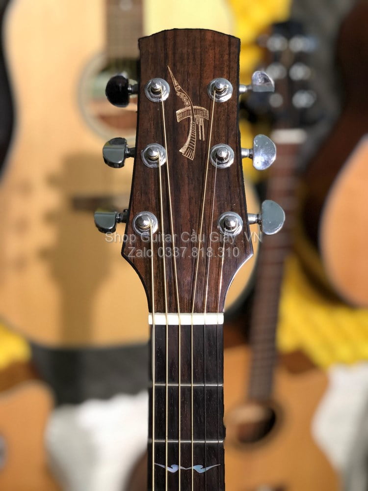 43 06 Thuan Guitar AT 06C wm