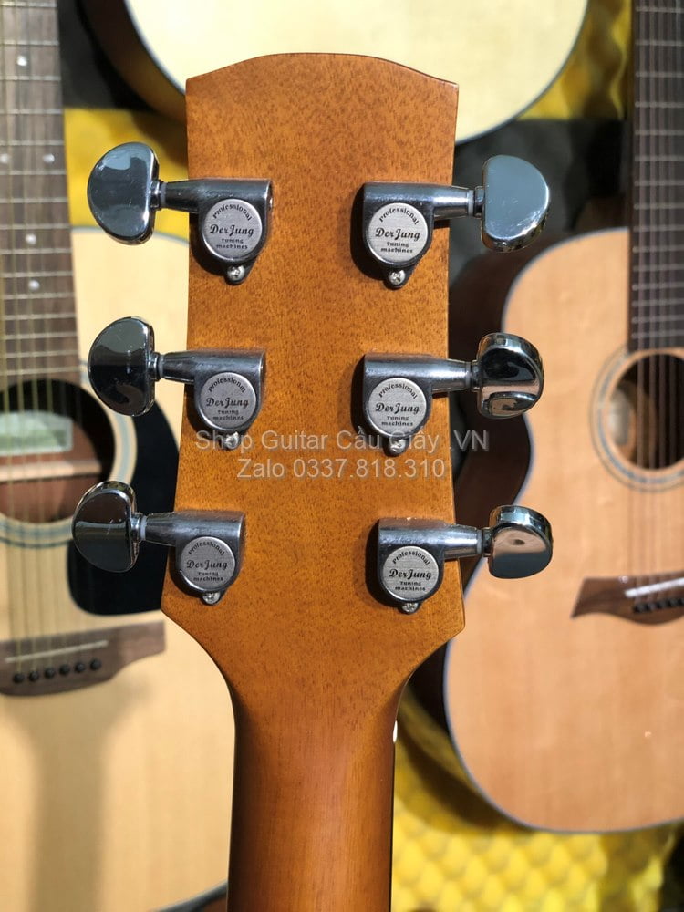 43 08 Thuan Guitar AT 06C wm