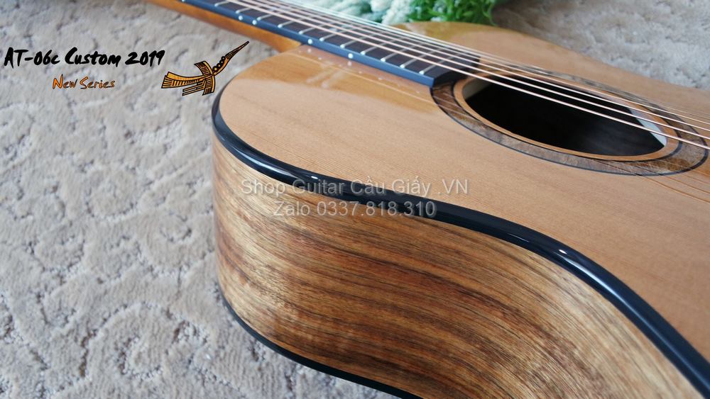 45 09 Thuan Guitar AT 06 Custom wm