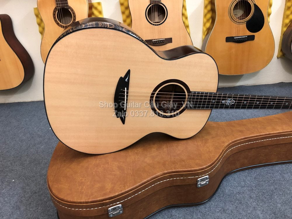 48 02 Thuan Guitar AT 07X Custom 2020 wm