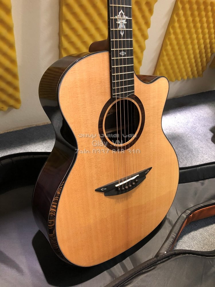 49 04 Thuan Guitar AT 07CX Custom 2020 wm