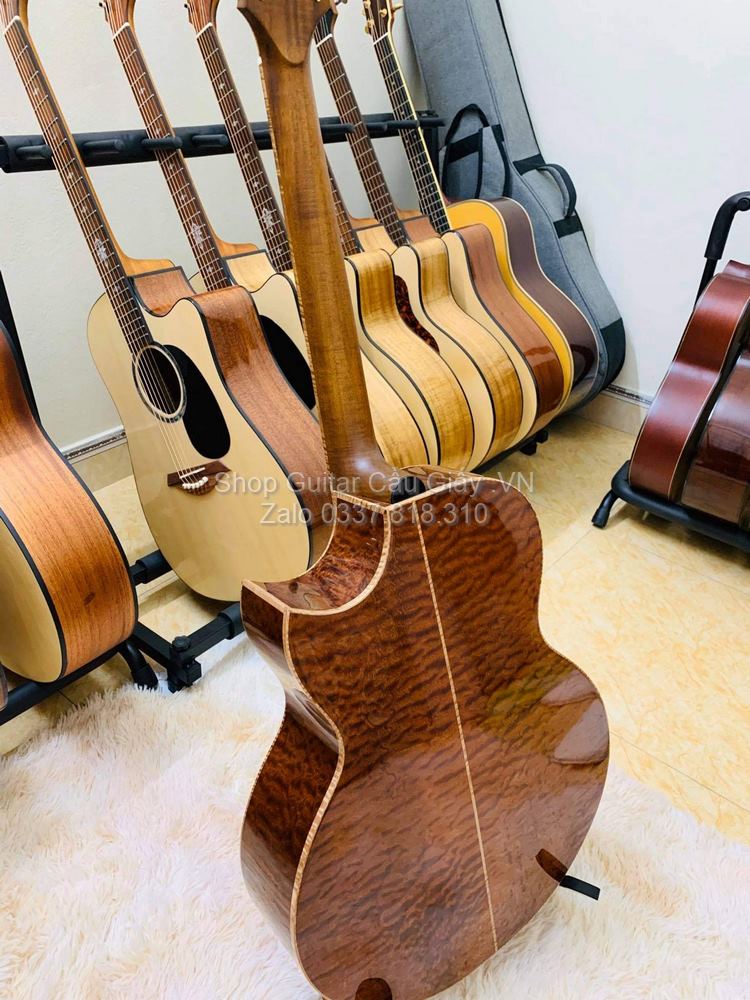 53 06 Thuan Guitar Custom PS Premium wm