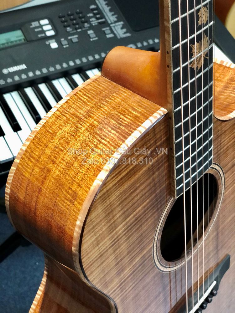 55 04 Thuan Guitar AT Custom Koa wm
