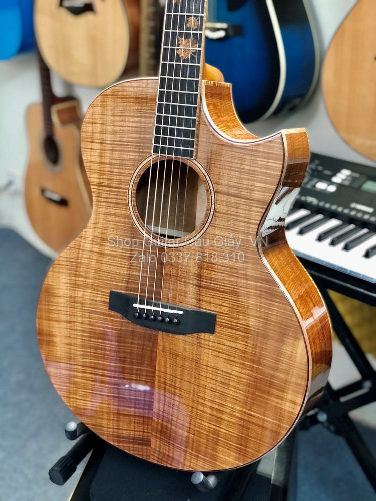 55 07 Thuan Guitar AT Custom Koa wm