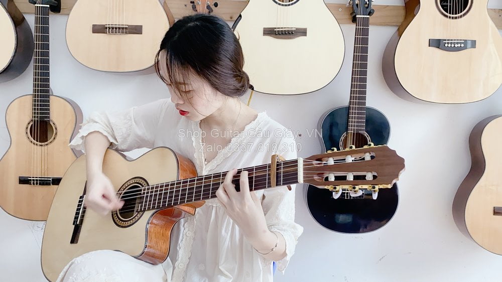 model 05 01 Dan Guitar Classic Thung Mong Tia Chop Viet C250J VM wm