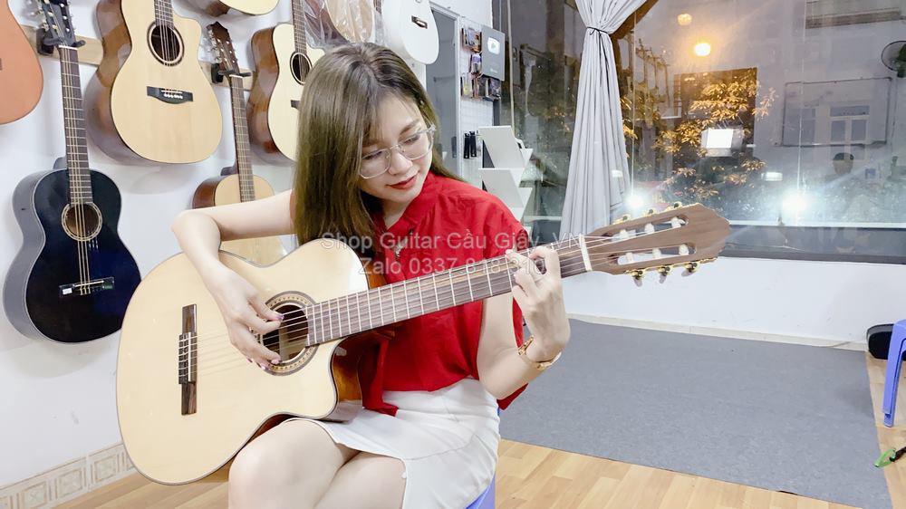 model 05 06 Dan Guitar Classic Thung Mong Tia Chop Viet C250J VM wm