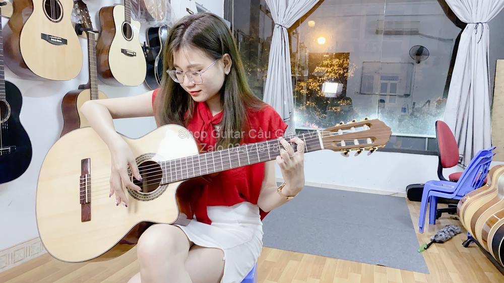 model 06 02 Dan Guitar Classic Tia Chop Viet C250J V wm