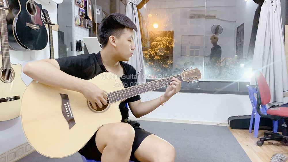 model 08 01 Dan Guitar Acoustic Tia Chop Viet J200 V wm