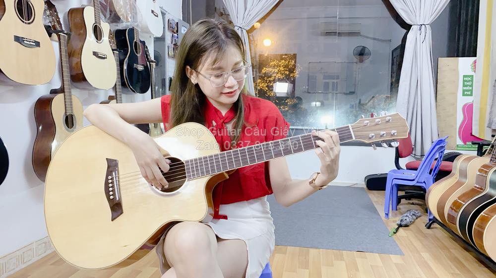 model 08 04 Dan Guitar Acoustic Tia Chop Viet J200 V wm