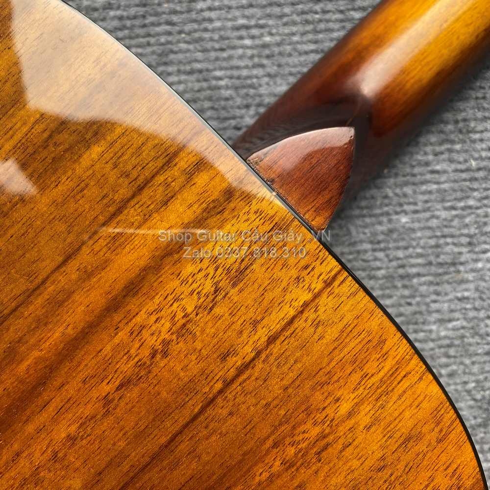 09 10 Guitar Taylor GS Mini Koa Made in VN wm